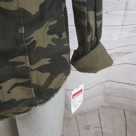 Jolt Woman’s Raw Edge Camo Twill Jacket Patches - Picture 5 of 7